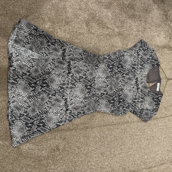 Aritzia Babaton Hamptons dress - Picture 4 of 6